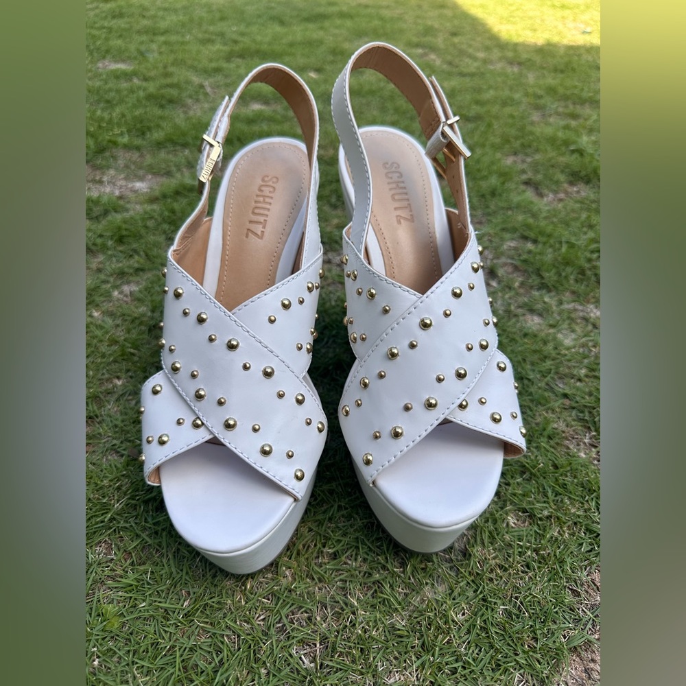 SCHUTZ White Slingback Platform Sandals with Gold Studs